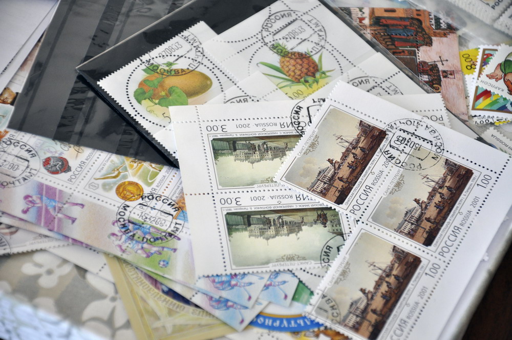 Подготовка Ассоциацией тематических наборов почтовых марок для детских домов