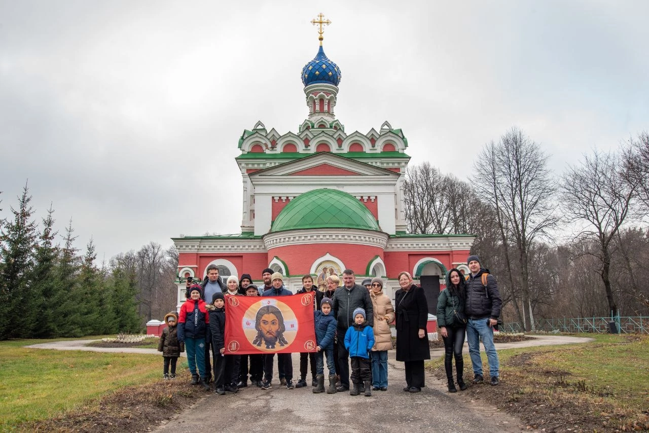 Храм Петра и Павла внутри Дубна